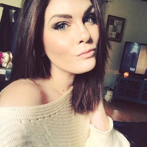 Meet your Posher, Courtney